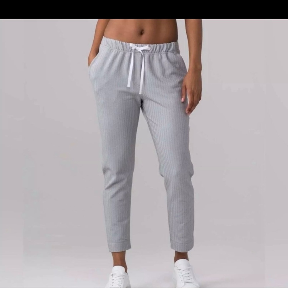 Lululemon Athletica Jet Crop in Herringbone Heathered White Slate